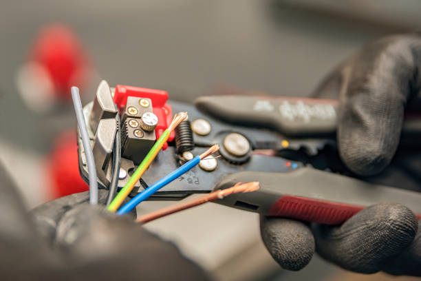 Best Emergency Electrical Repair  in Lewisburg, TN